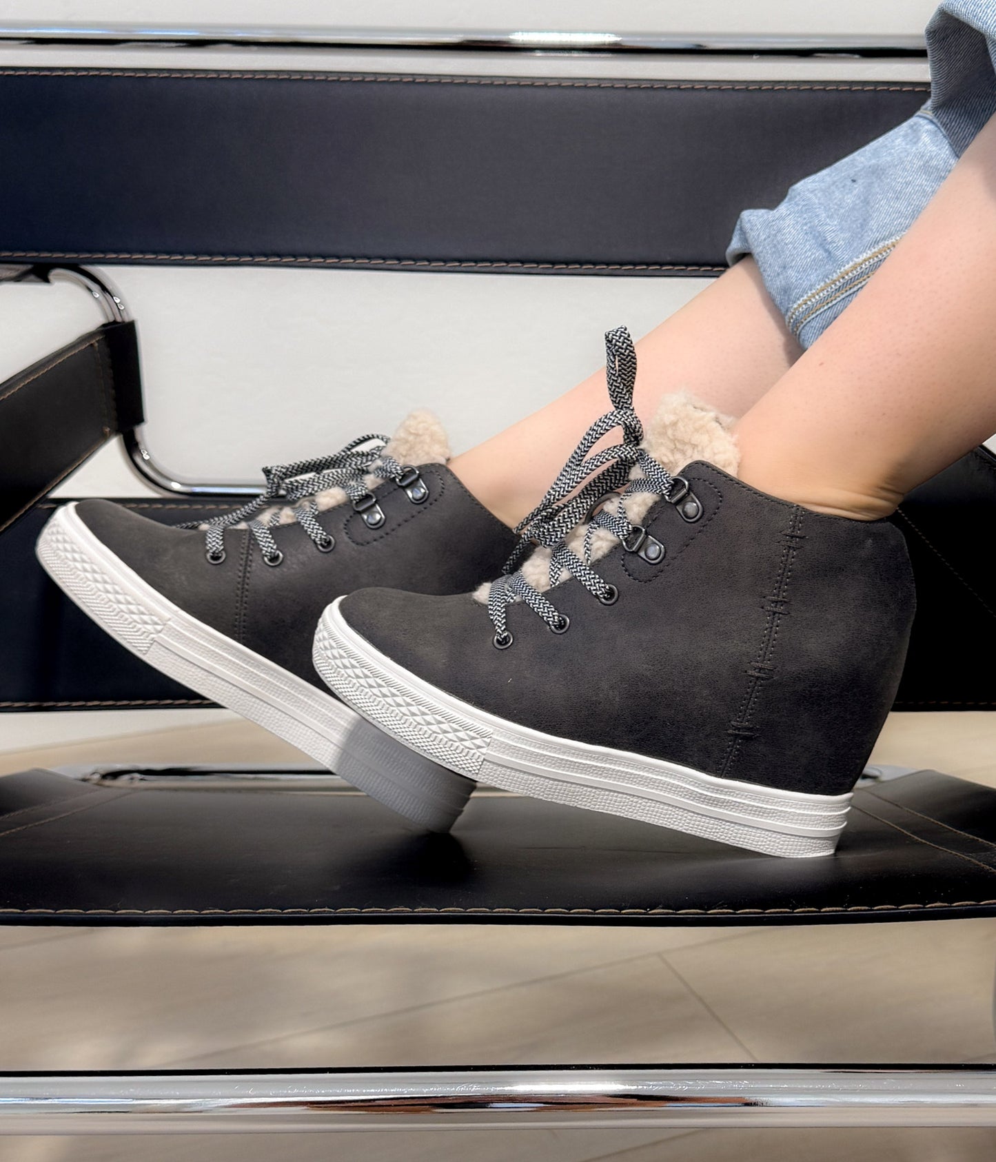 Tiburon Sneaker Wedge in Grey
