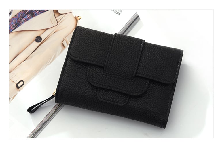 Fashionable Ladies Wallet with Lychee Pattern Design