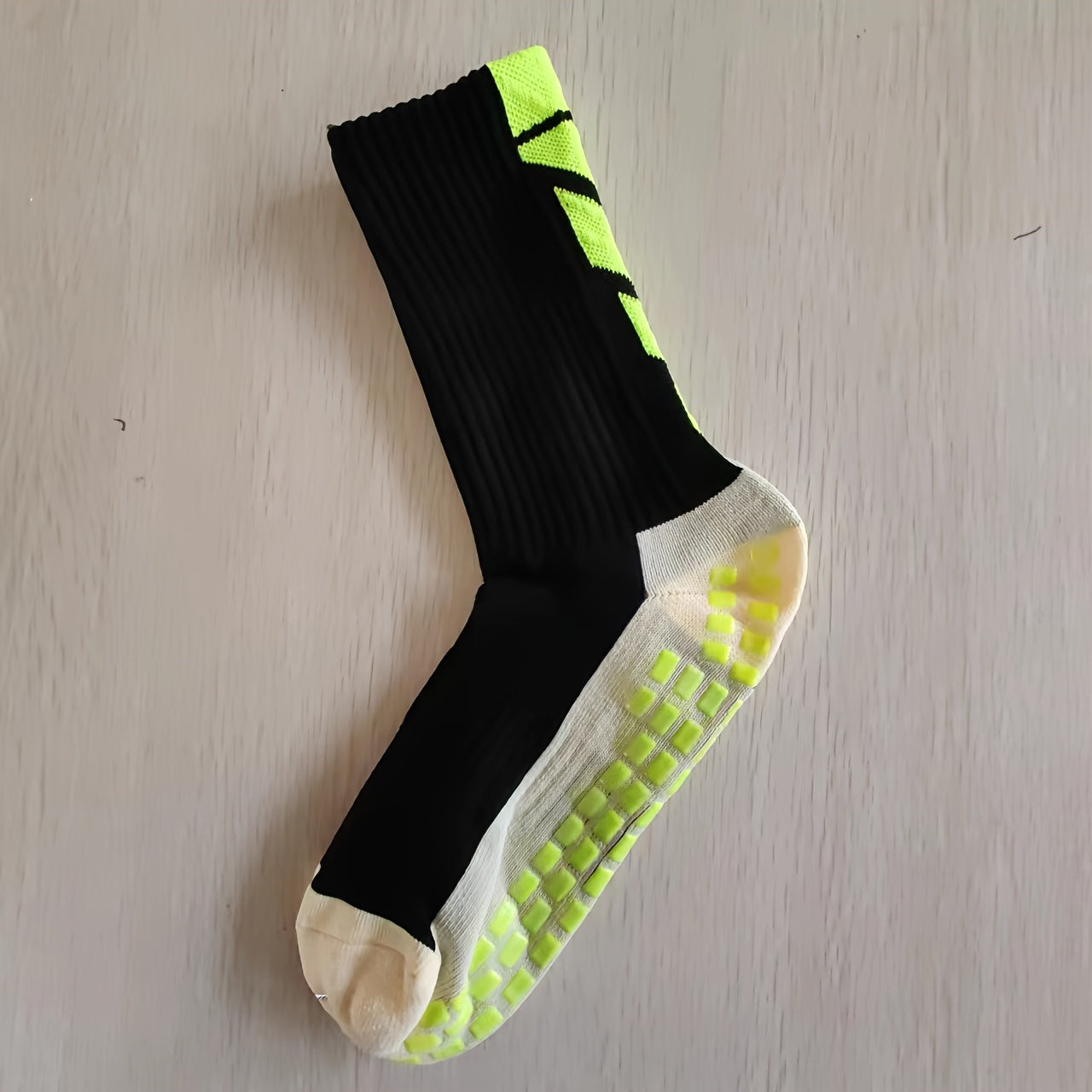 Non-Slip Soccer Grip Socks with Towel Bottom for Enhanced Performance and Stability in Sports