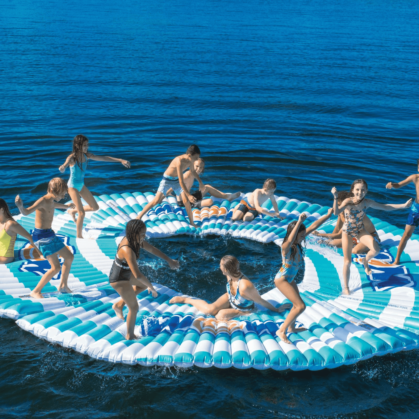 WOW Watersports Round Water Walkway & SUP Dock Island, Holds Up to 16 People