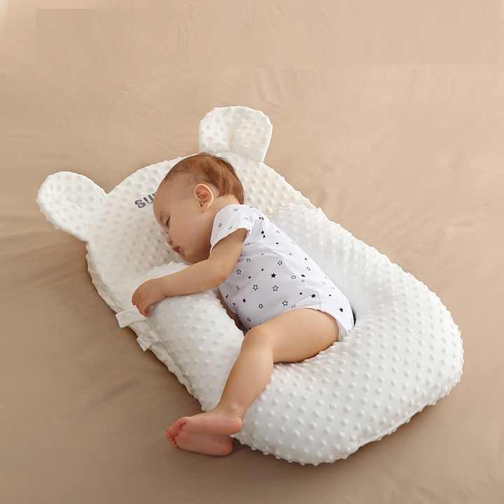 Four season anti milk overflow and choking pillow baby feeding tool baby anti spitting slope pad