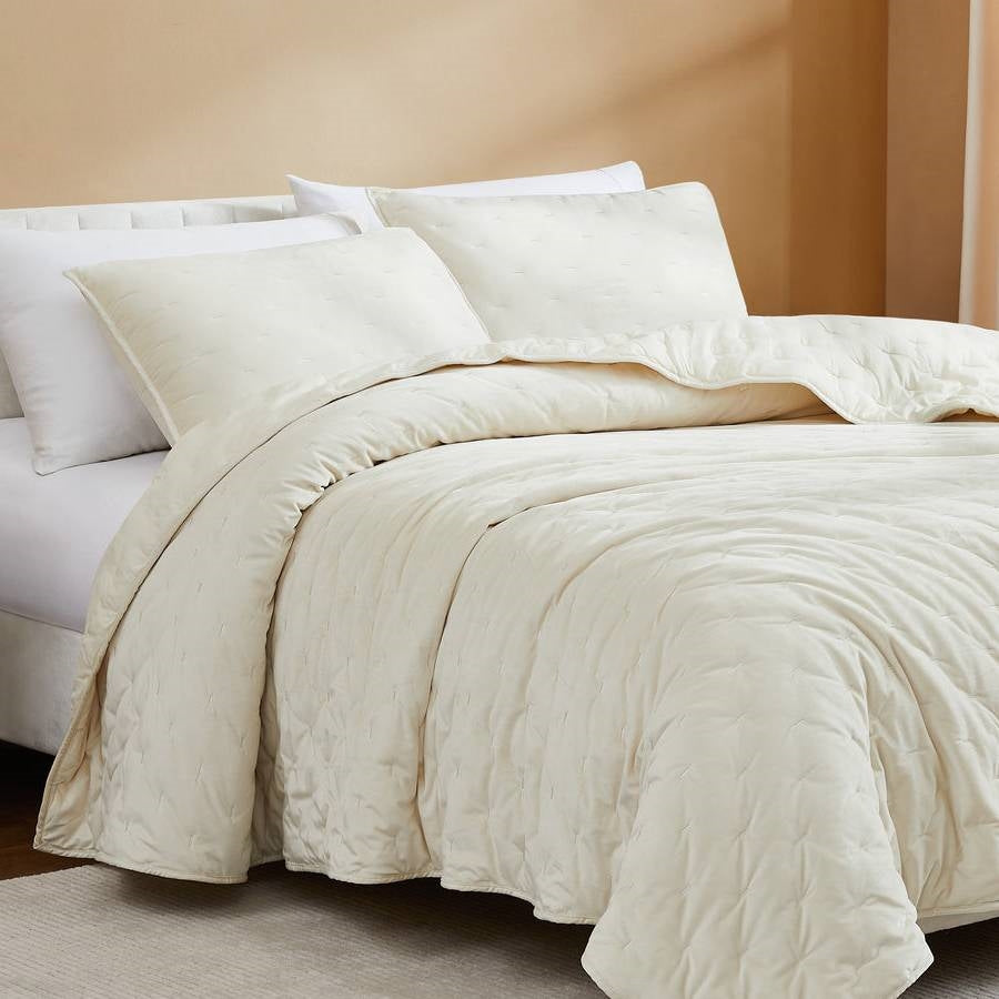 King/CAL King Size 3-Piece Cream Velvet Embroidered Super Soft Quilt Set