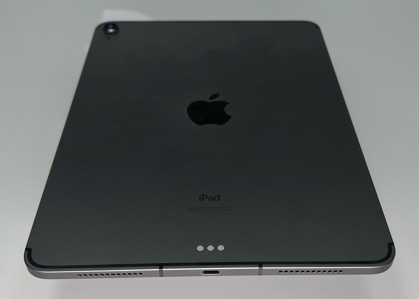 iPad Air 4th Gen (2020) 10.9‑inch Retina – Apple A14 Bionic • WiFi + Cellular - 256GB Storage