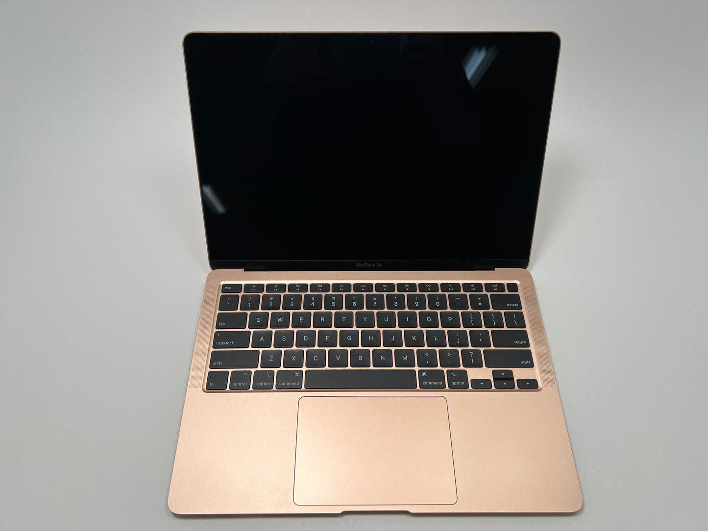 MacBook Air (2020) 13-inch – Intel Core i3 1.1GHz – 8GB RAM 256GB SSD