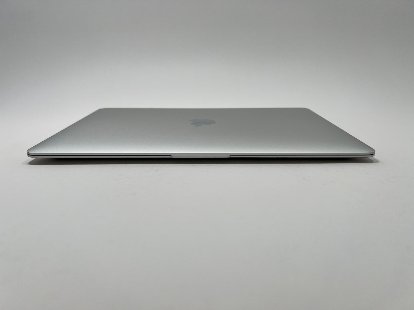 MacBook Air (2020) 13-inch – Intel Core i5 1.1GHz – 8GB RAM 256GB SSD