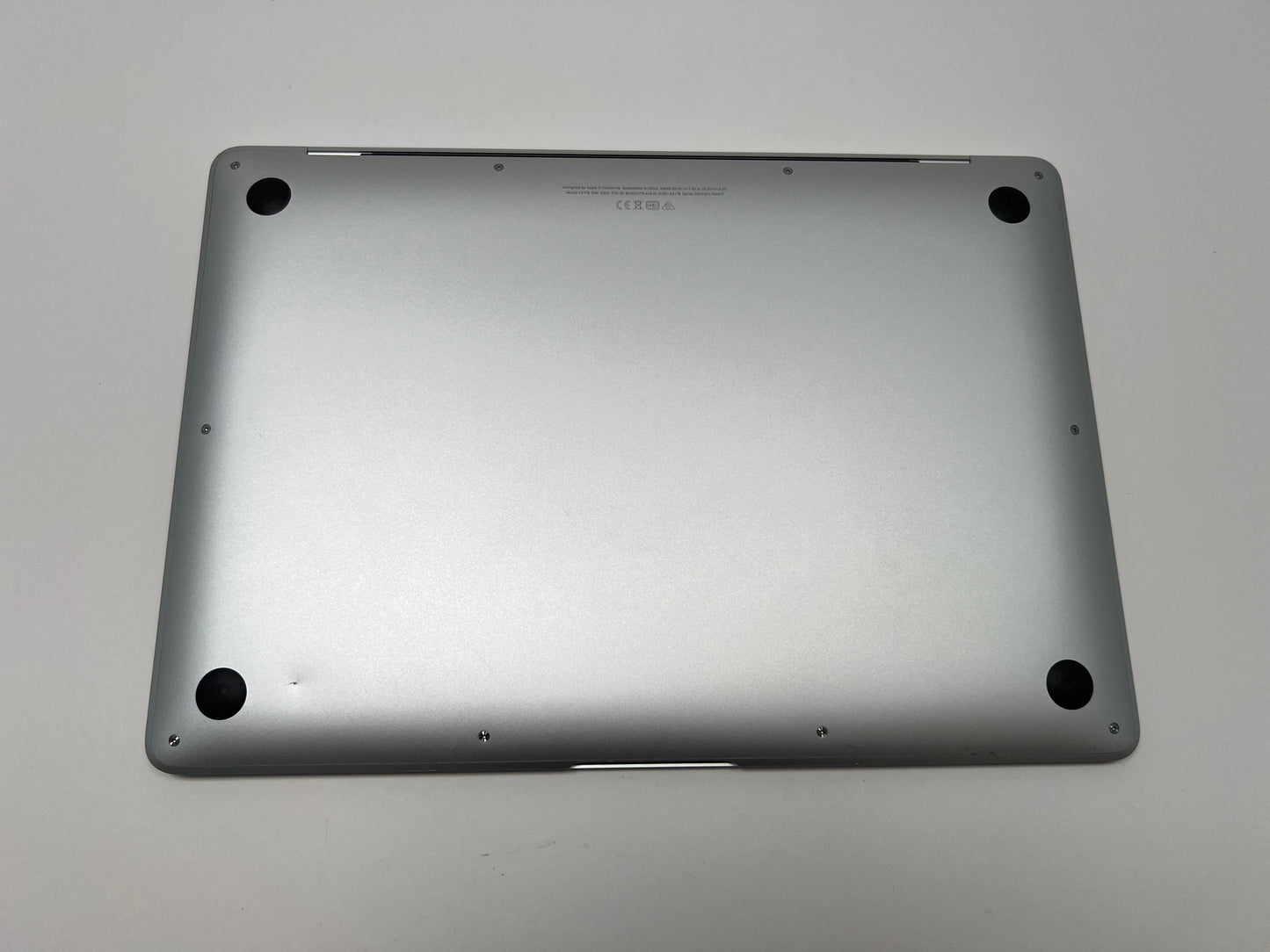 MacBook Air (2020) 13-inch – Intel Core i5 1.1GHz – 8GB RAM 256GB SSD