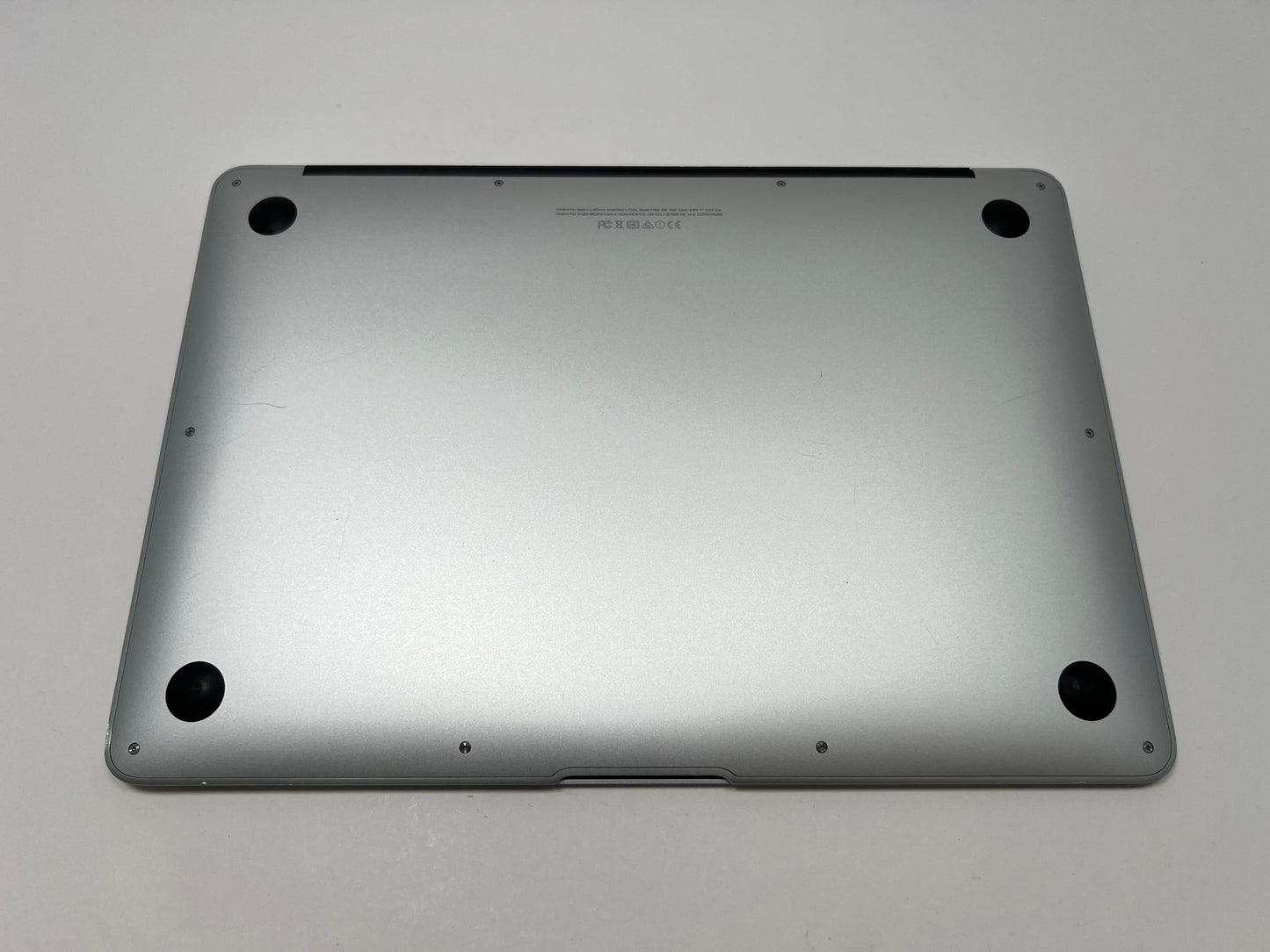 MacBook Air (2015) 13-inch – Intel Core i5 1.6GHz – 4GB RAM 128 SSD