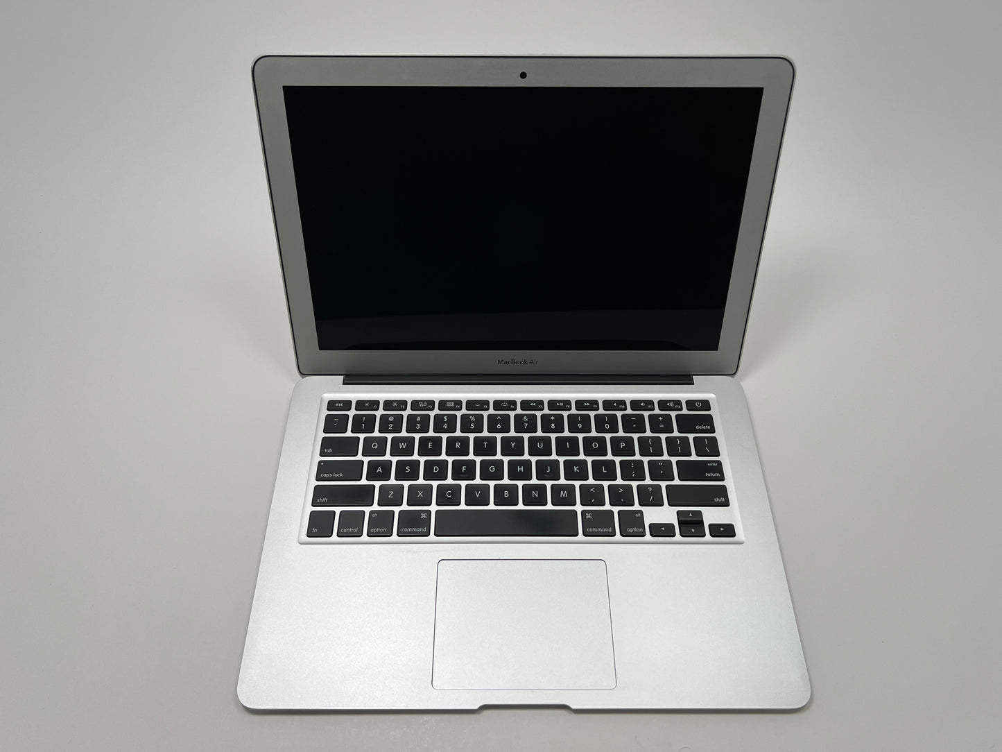 MacBook Air (2015) 13-inch – Intel Core i5 1.6GHz – 4GB RAM 128 SSD