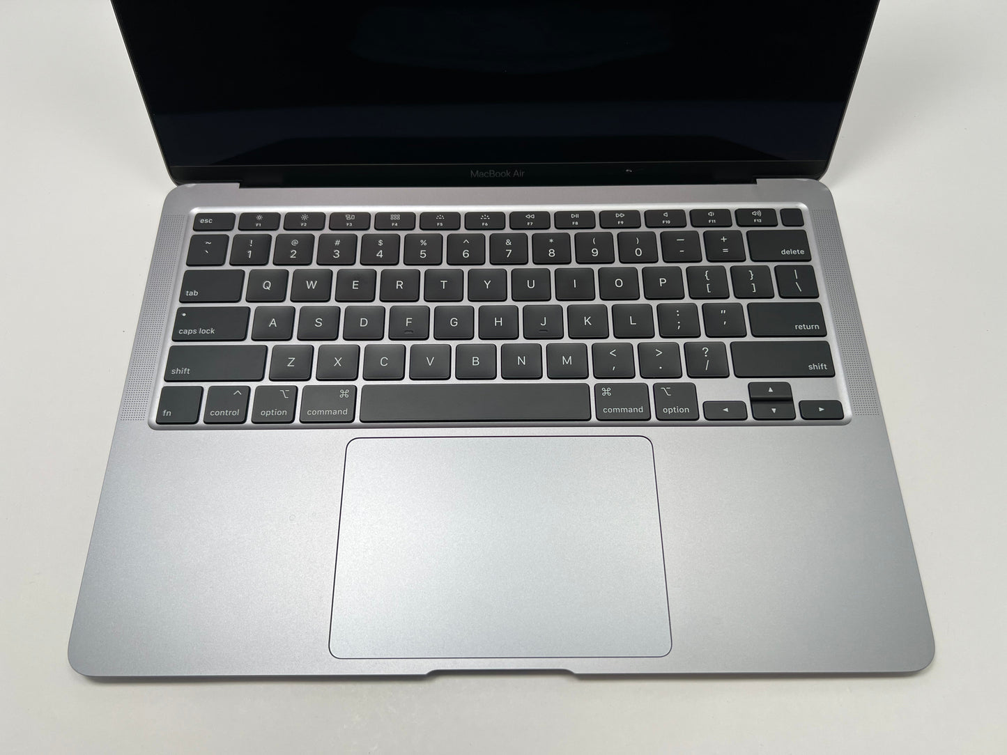 MacBook Air (2020) 13-inch – Intel Core i3 1.1GHz – 8GB RAM 256GB SSD