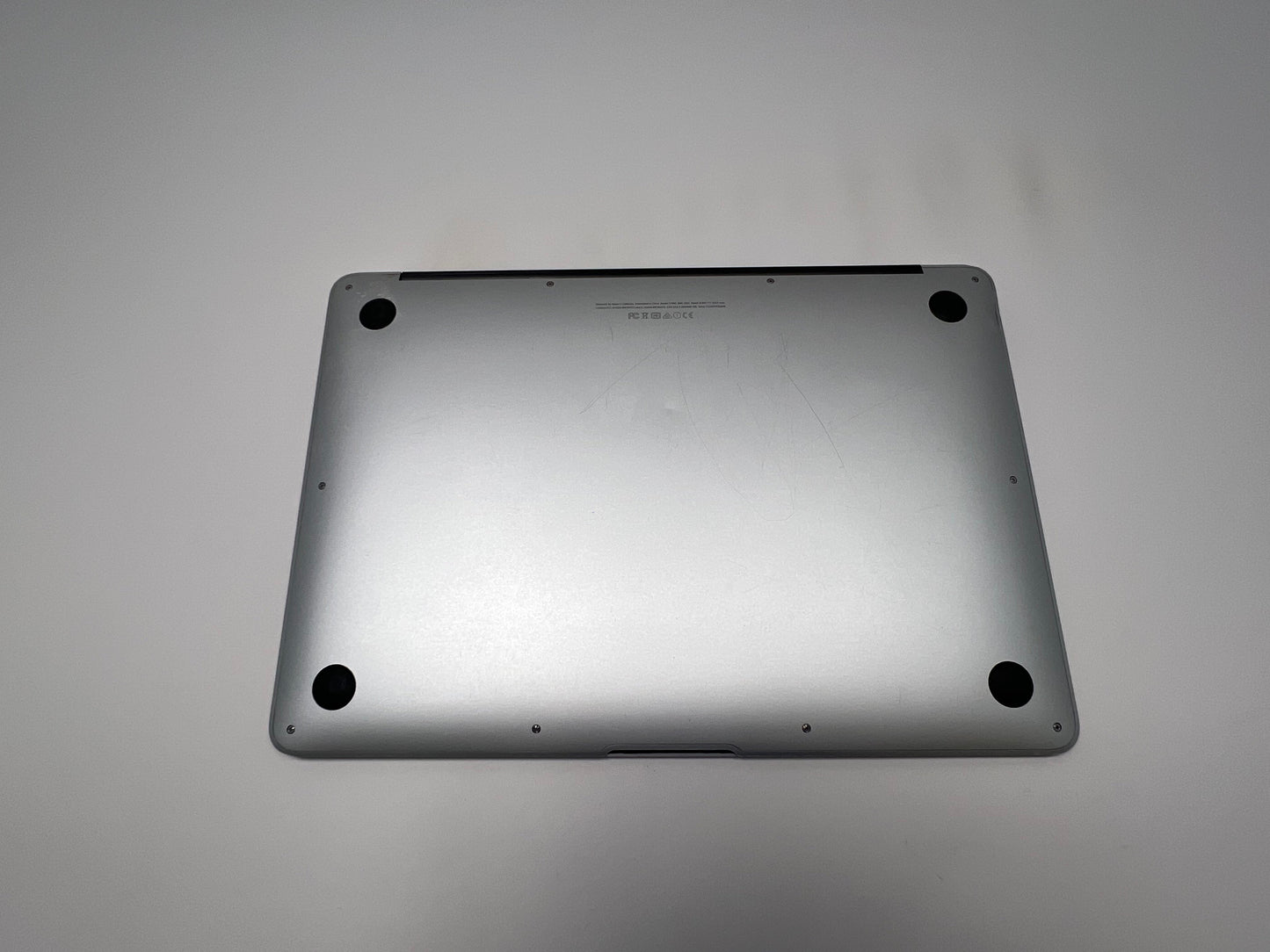 MacBook Air (2015) 13-inch – Intel Core i5 1.6GHz – 4GB RAM 128 SSD – 101 Battery Cycles