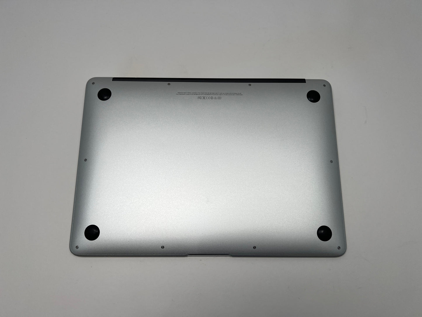 MacBook Air (2014) 13-inch – Intel Core i5 1.4GHz – 4GB RAM 256GB SSD