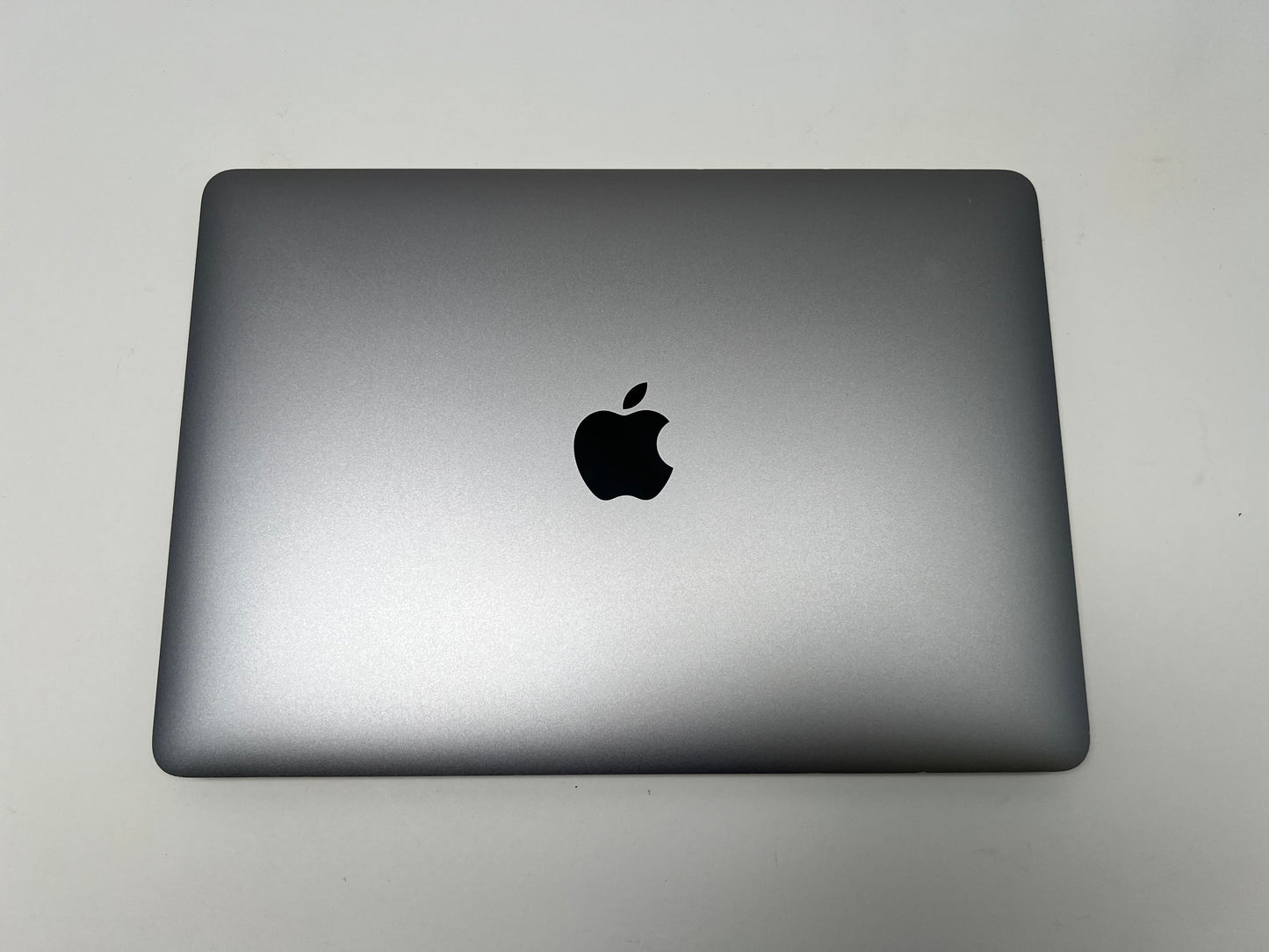 MacBook (2016) 12-inch Retina – Intel Core m7 1.3GHz – 8GB RAM 512GB SSD – 91 Battery Cycles