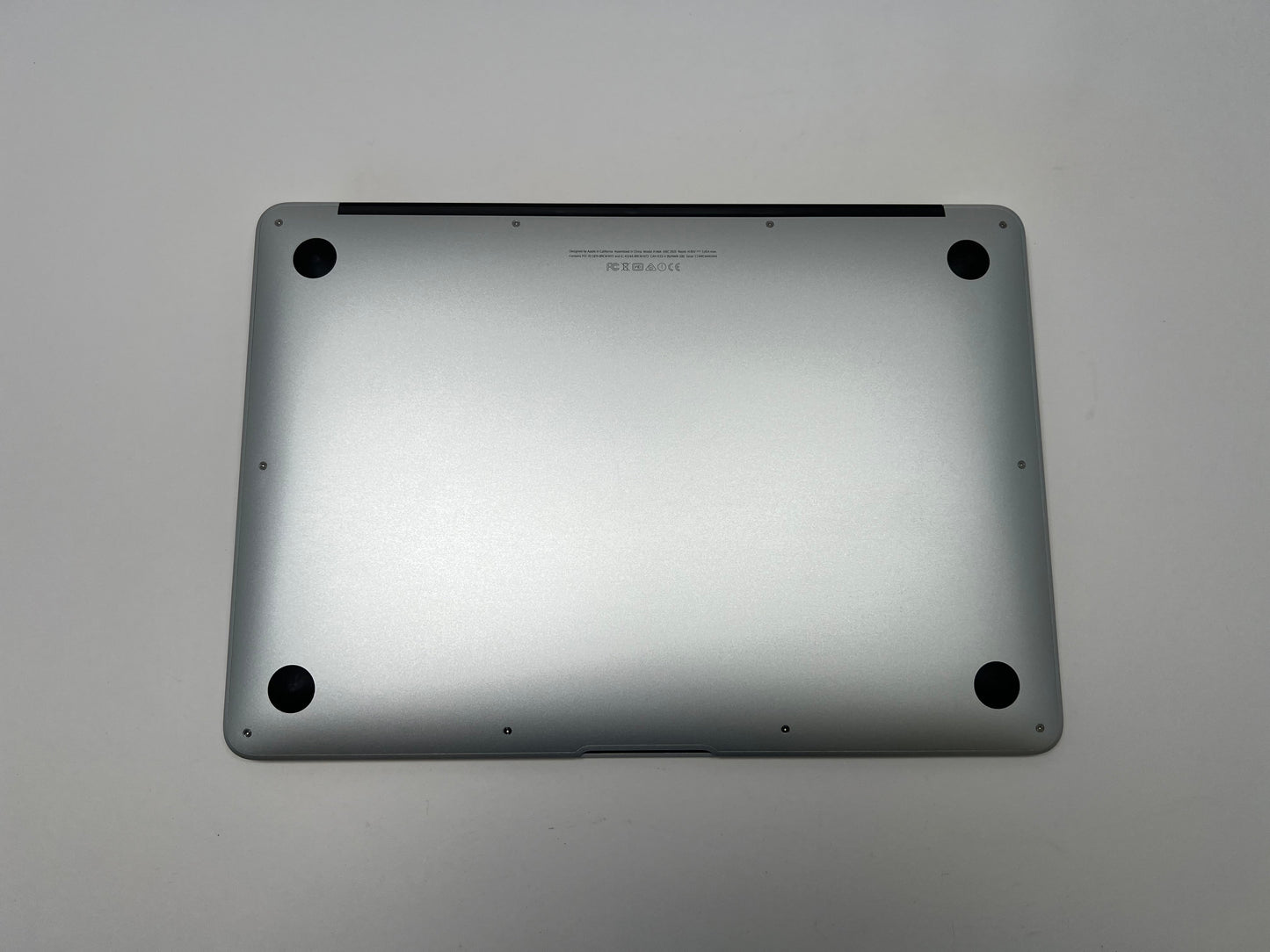 MacBook Air (2015) 13-inch – Intel Core i7 2.2GHz – 8GB RAM 512GB SSD • 60 Battery Cycles