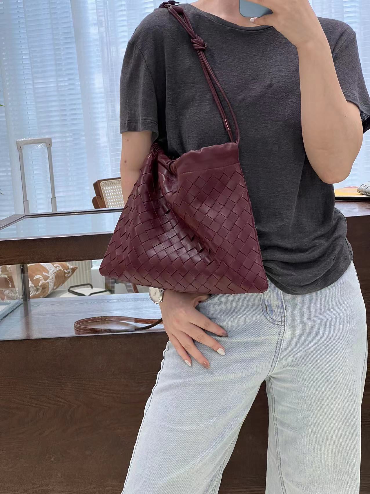 Elegant Retro Luxury Handbag in First Layer Cowhide