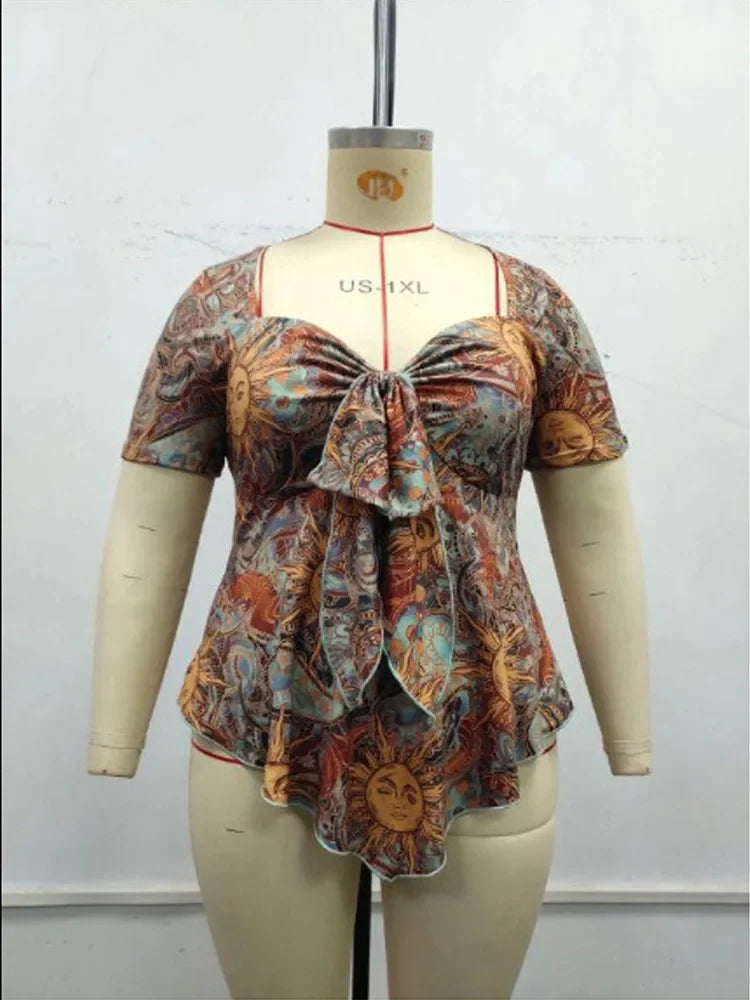 GIBSIE Plus Size Sweetheart Neck Knot Front Print Tops