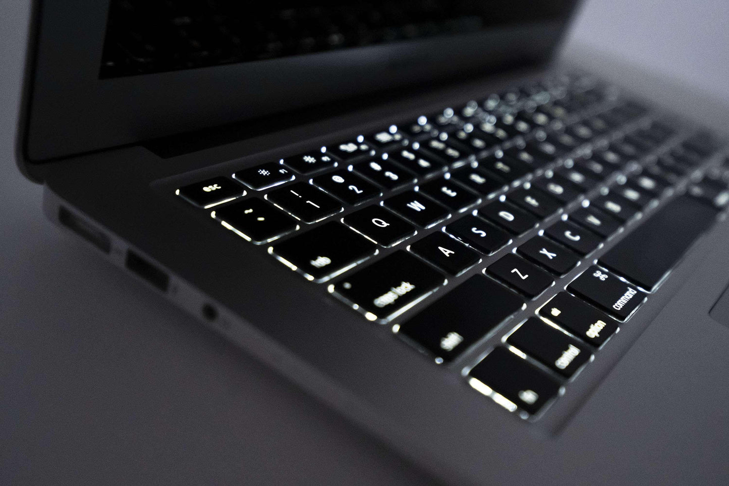 MacBook Air (2012) 13-inch – Intel Core i7 2.0GHz – Model A1466