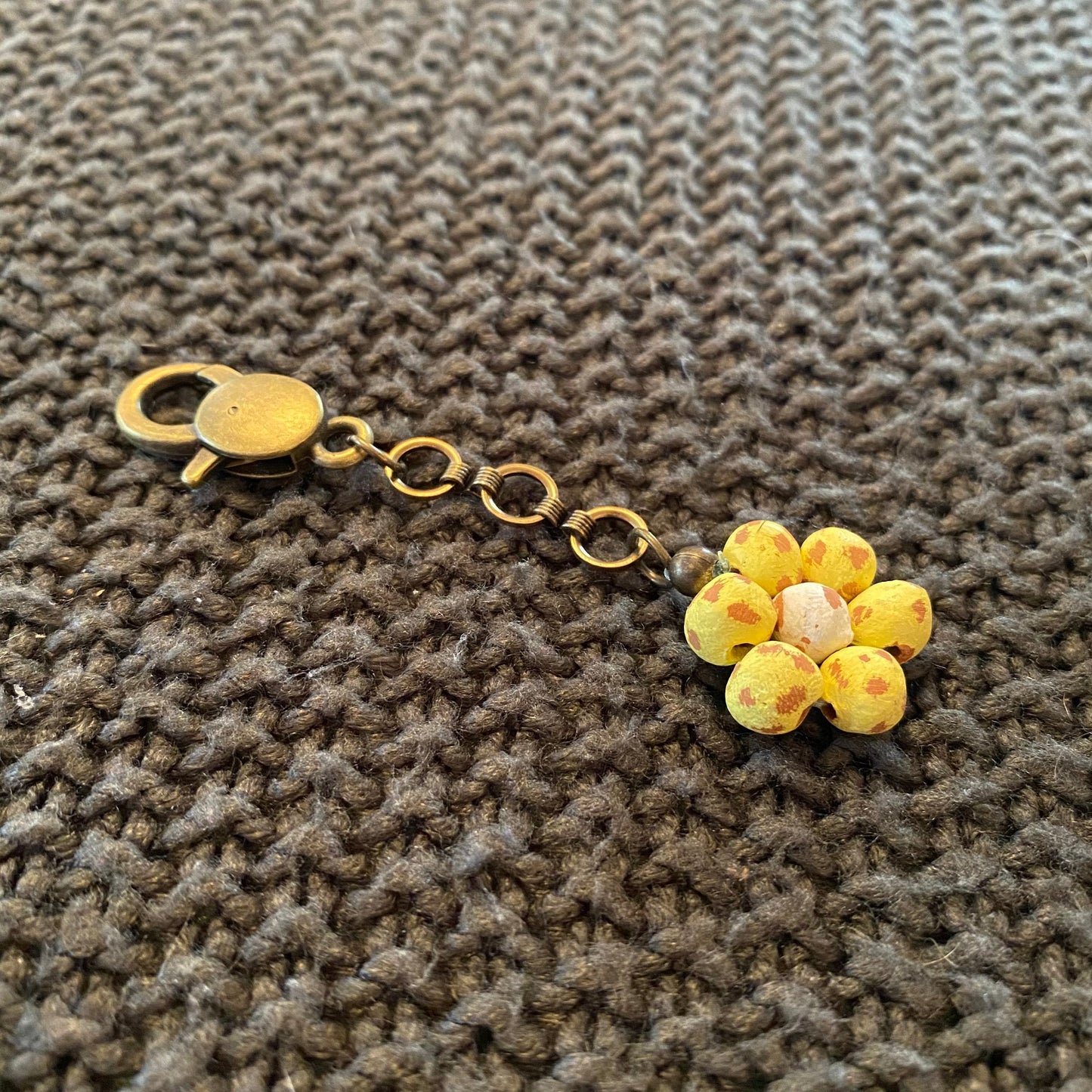 Ceramic Daisy Keychain