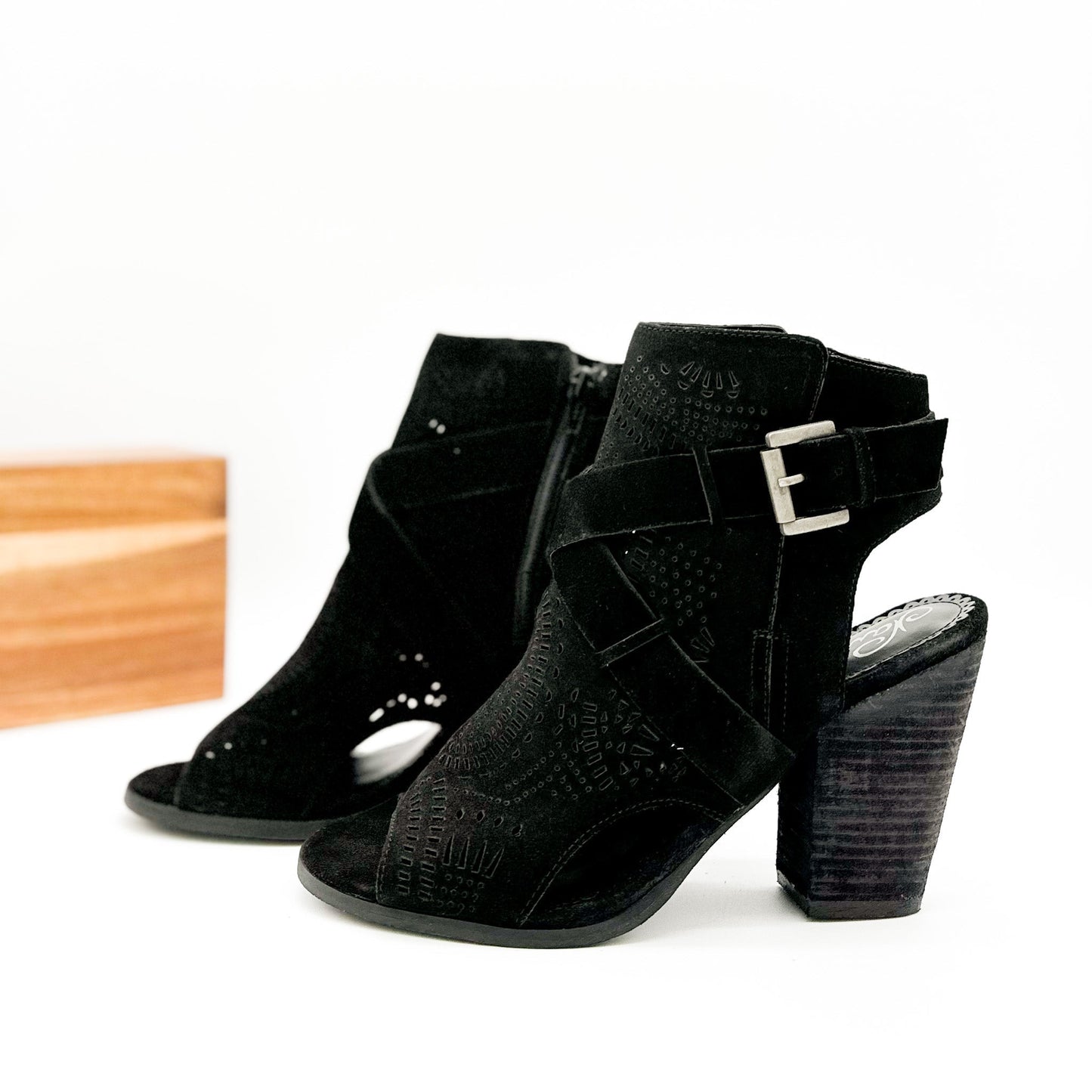 Zuzanna Heeled Sandal in Black